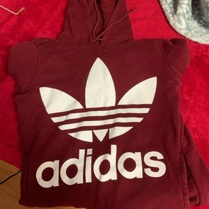 Es un suéter nuevo, solo he usado una vez y esta a buen precio